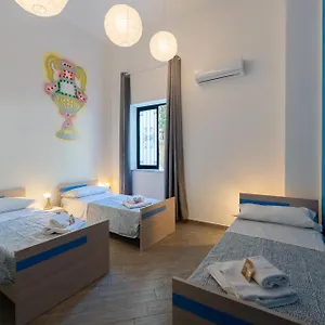 https://cortile-dei-giusti.palermohotels.org